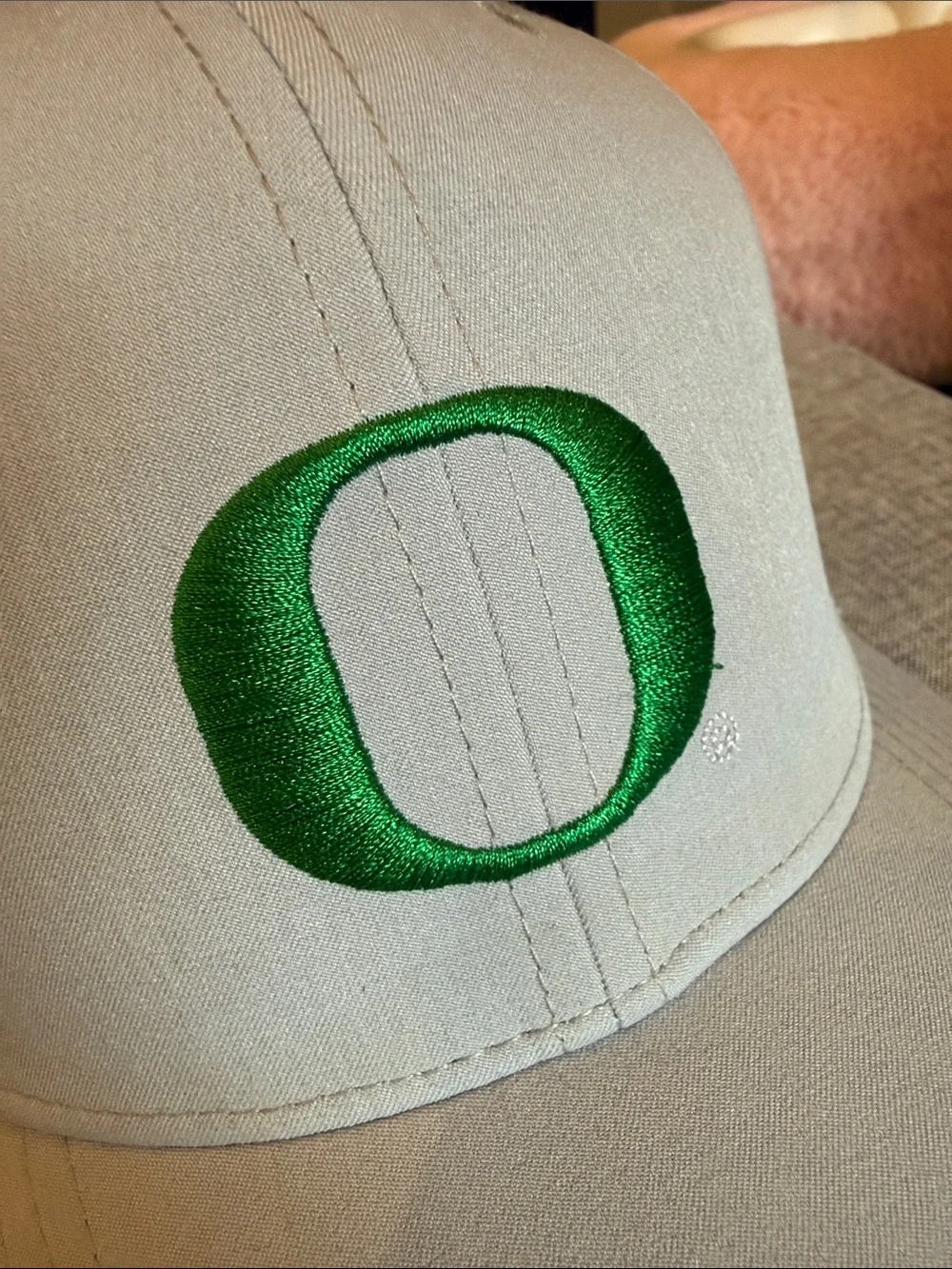 Nike Light Gray Baseball Cap with Green 'O' University of Oregon Logo